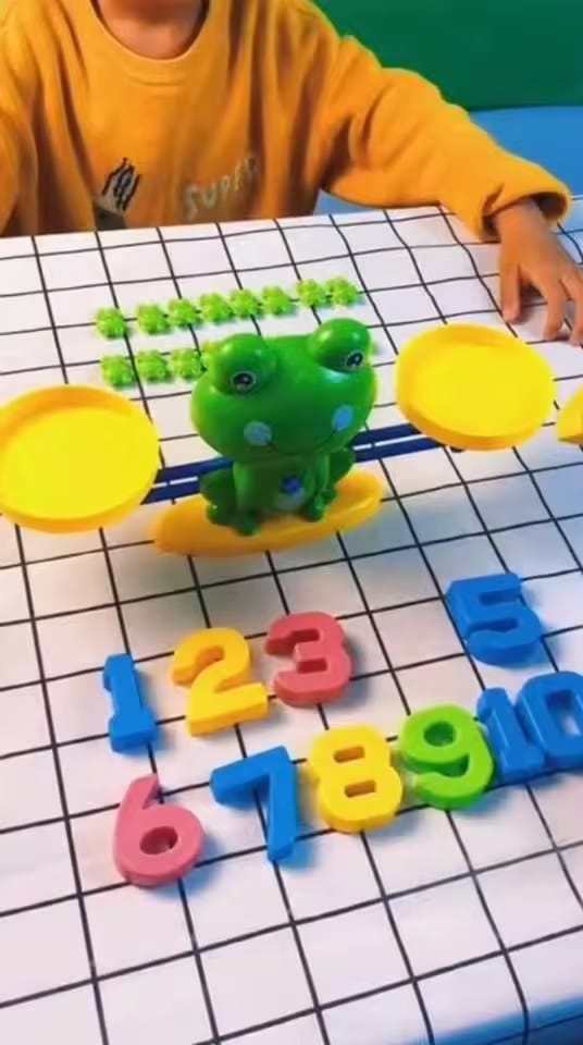Customer photo review of Frosch Waage Lernspielzeug | Mathe Balance Spiel Vorschule Kleinkind