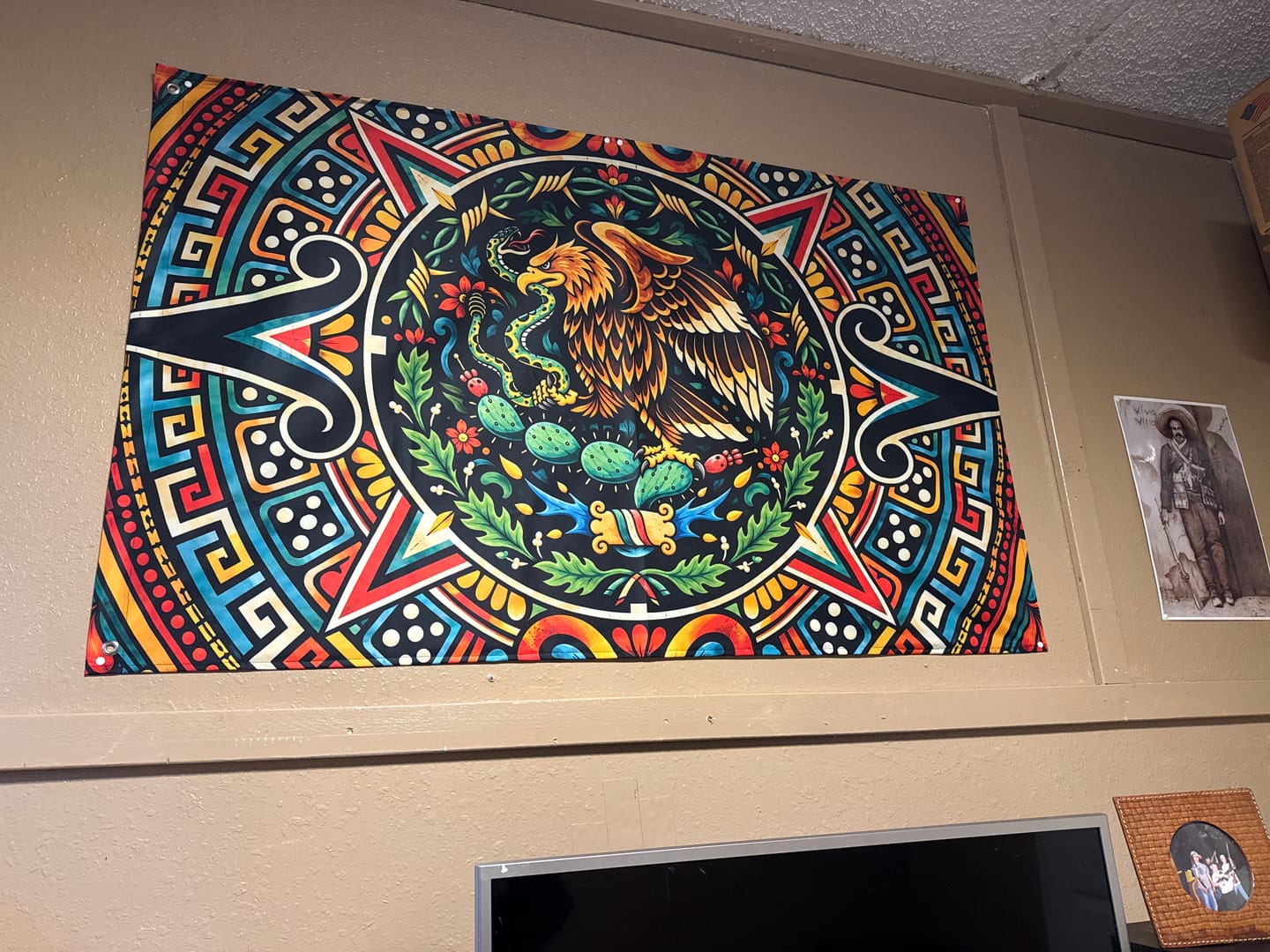 Customer photo review of Tenochtitlan Caracara Azteca Flag 61" * 38"