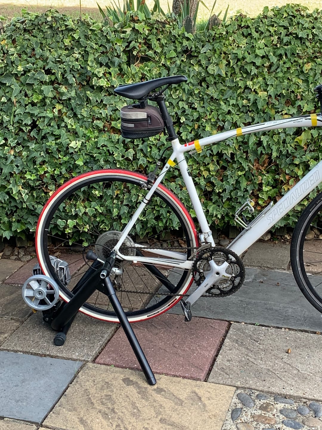 Customer photo review of Saris Fluid 2 SMART Equipped Indoor Home Bike Trainer  - Refurbished