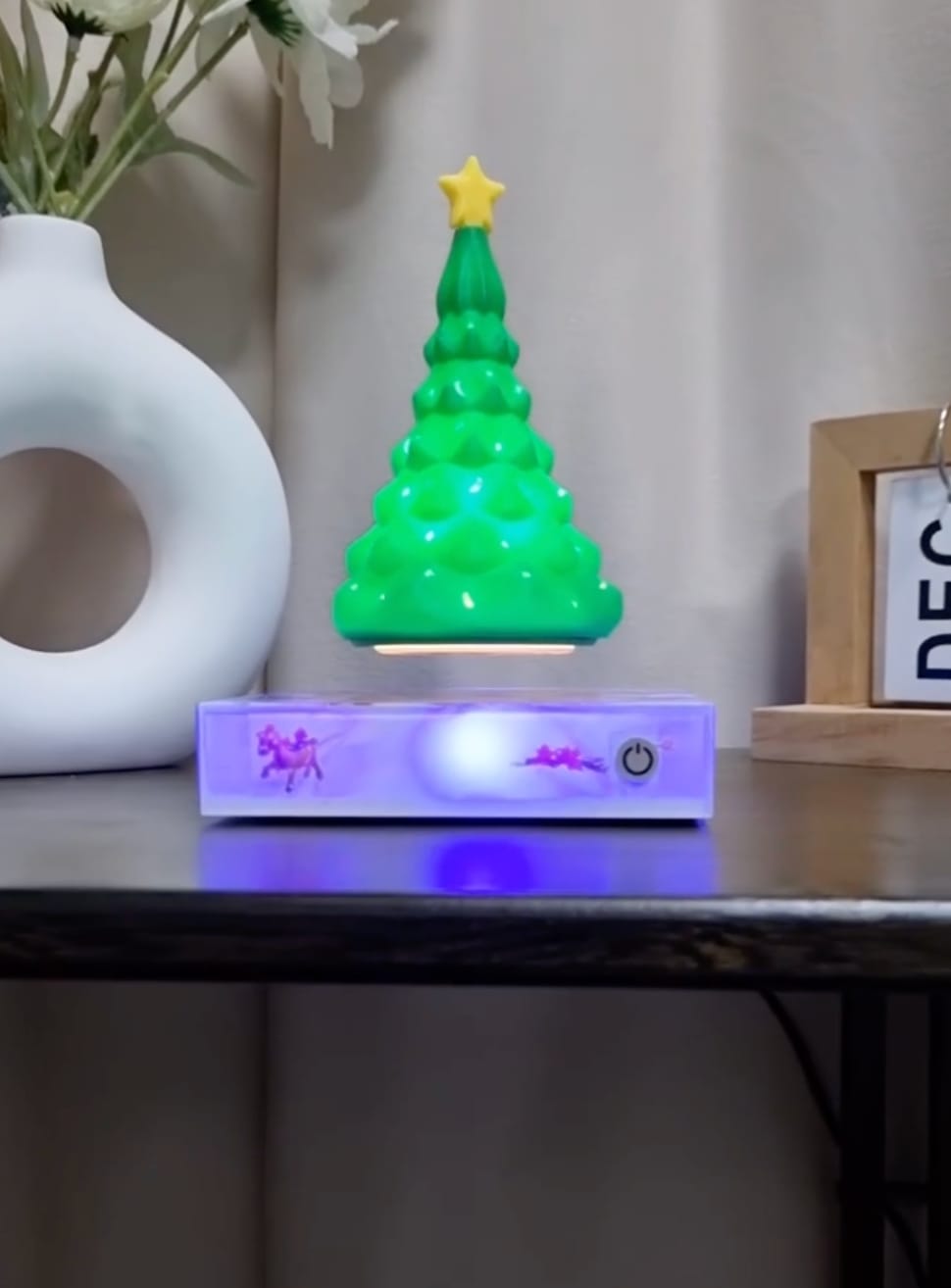 Customer photo review of Levitating Christmas Tree