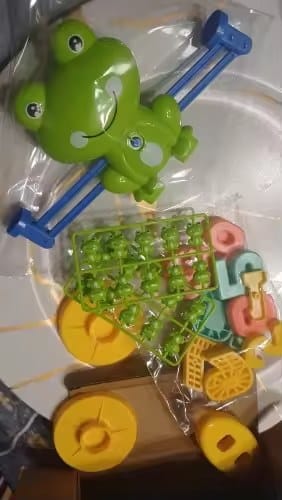 Customer photo review of Frosch Waage Lernspielzeug | Mathe Balance Spiel Vorschule Kleinkind