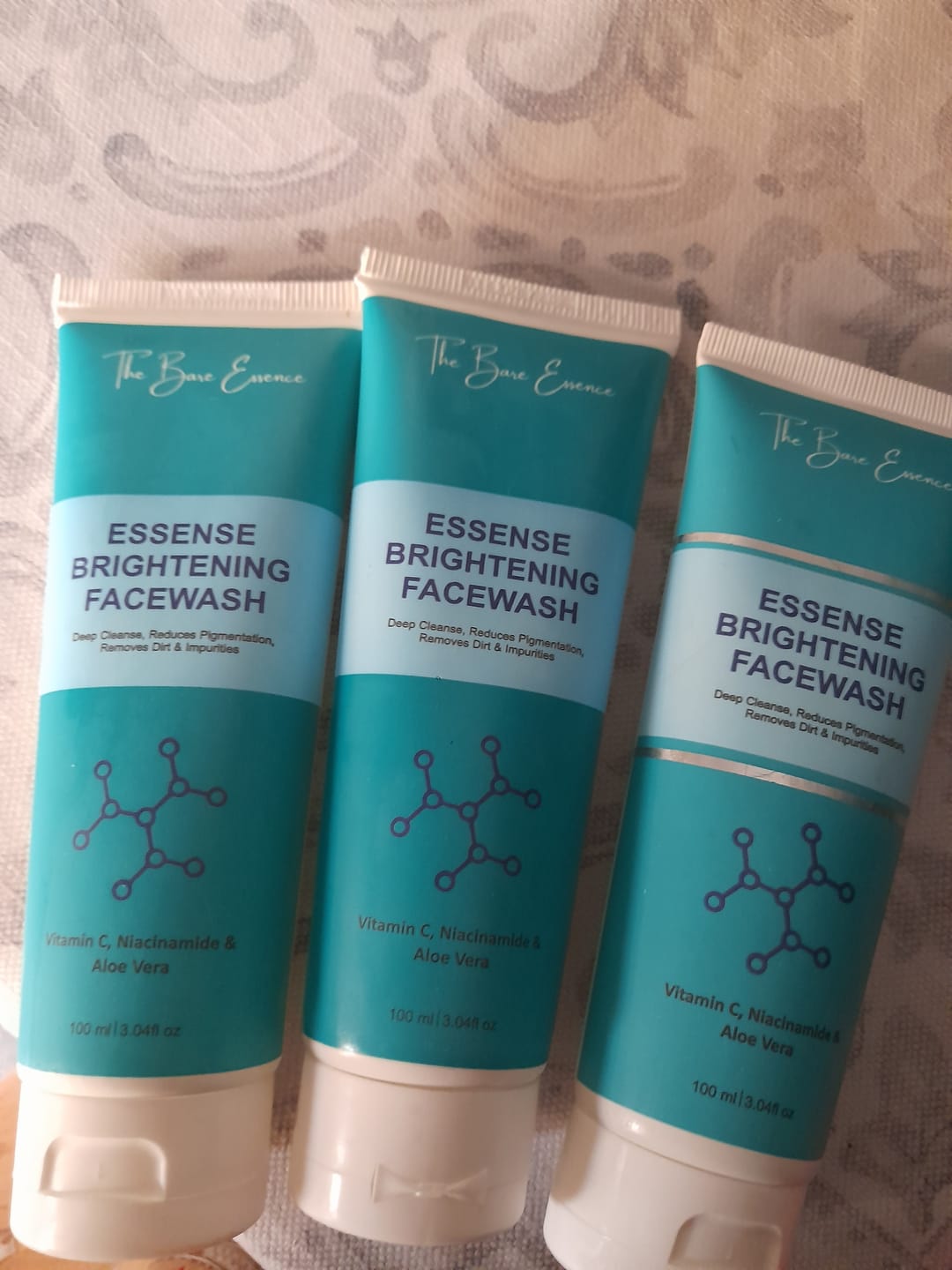 Customer photo review of Pack of 2 Essense Brightening Facewash