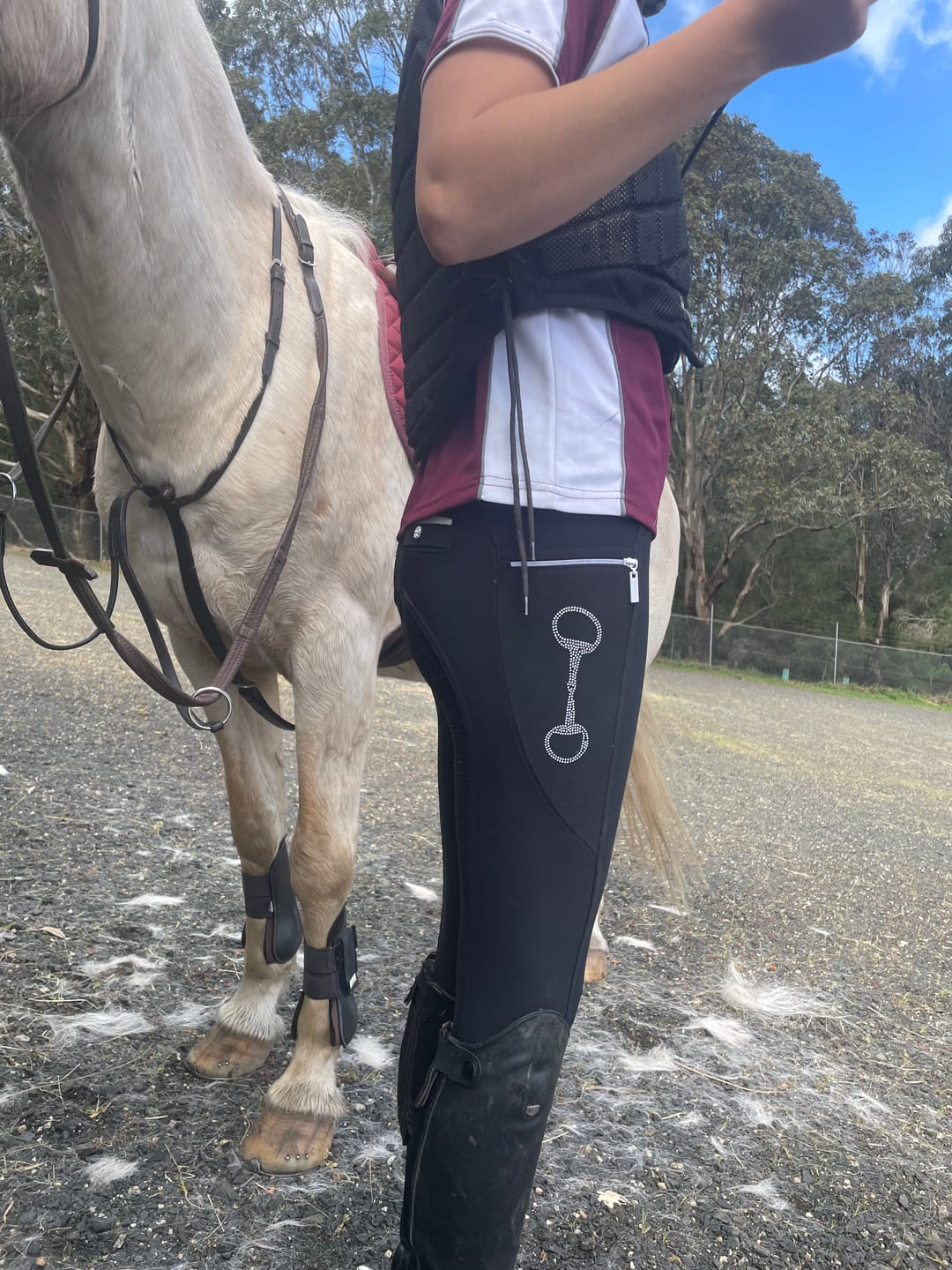 Customer photo review of CRYSTAL KYLIE - RIDING LEGGINGS | BLACK - WHITE CRYSTALS