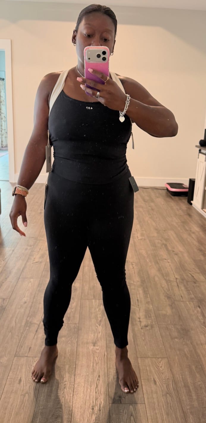 Customer photo review of The Essentials Legging Black