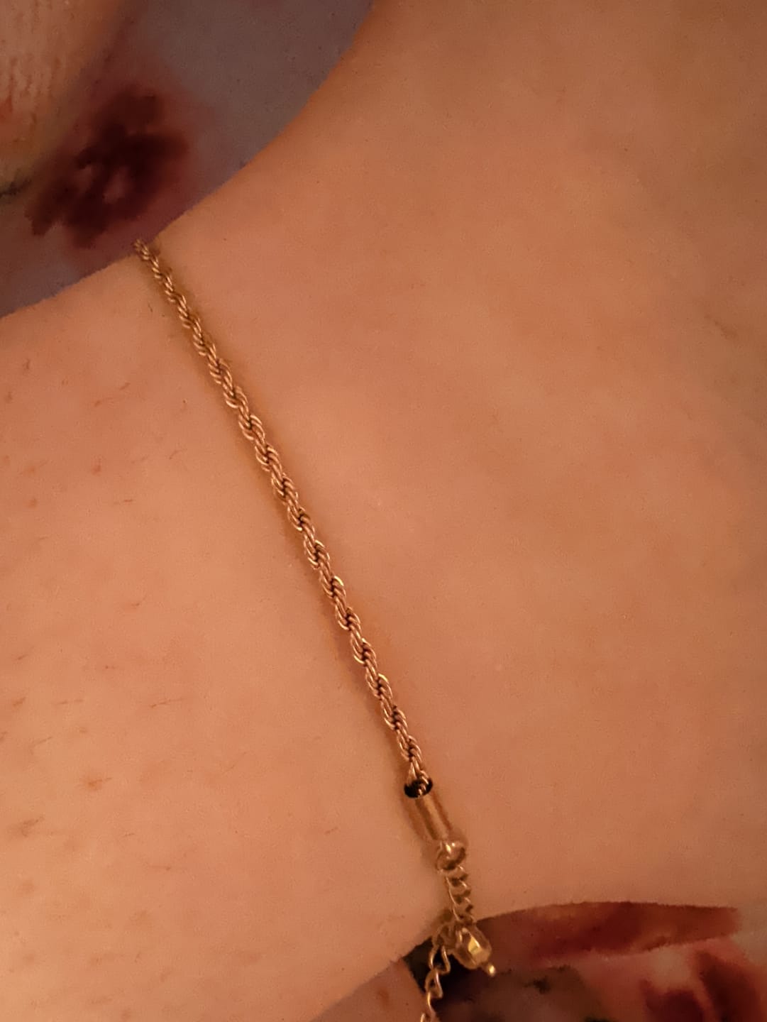 Customer photo review of Calla Gold Twisted Chain Anklet
