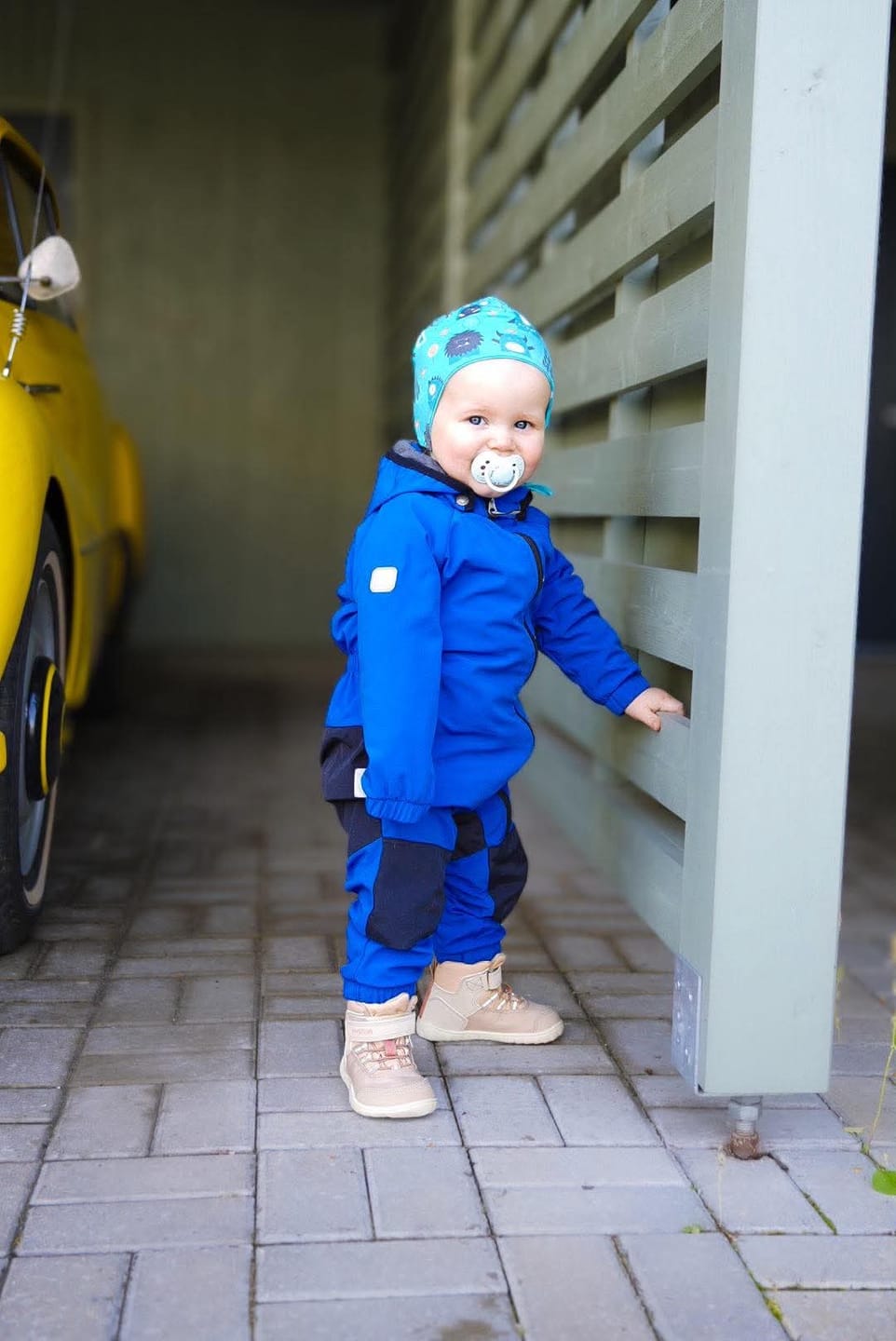 Customer photo review of Vaistoa Kaste Kids | Waterproof Barefoot Sneakers