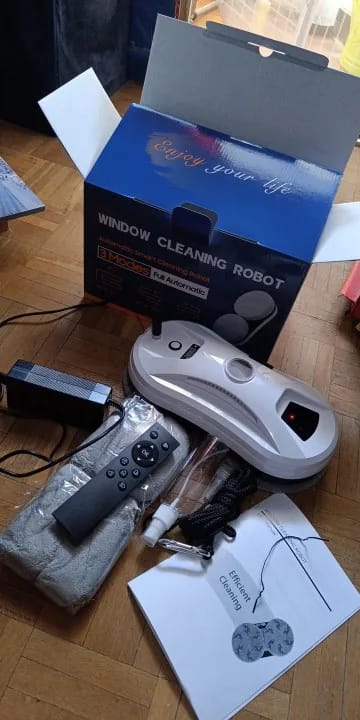 Customer photo review of Robot Limpia Cristales con control remoto