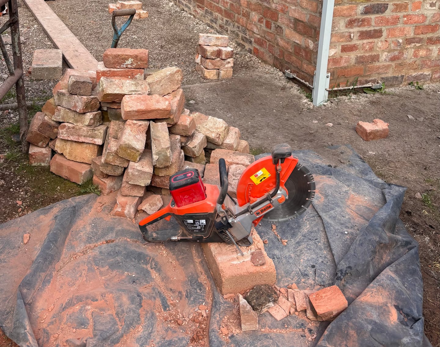 Customer photo review of Altrad Belle DC 300E+ Disc Cutter (includes 8Ah battery, charger and blade)