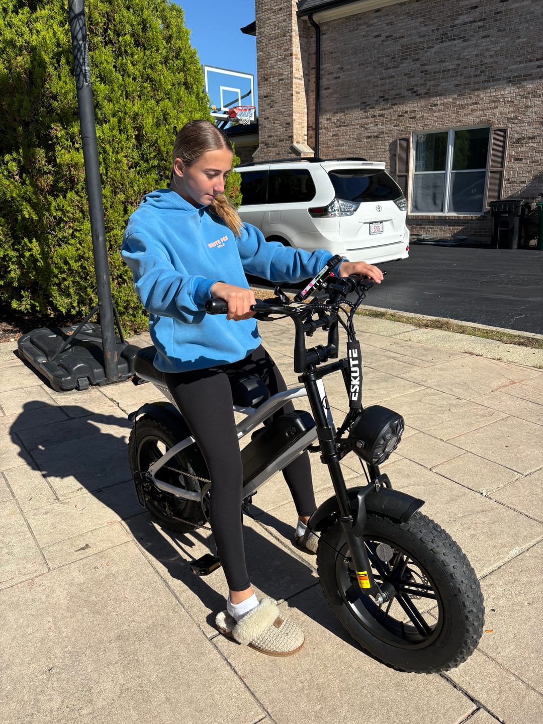Customer photo review of Eskute® V100 16*4.0" Mini Electric Bike