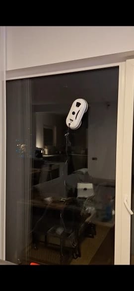 Customer photo review of Robot Limpia Cristales con control remoto