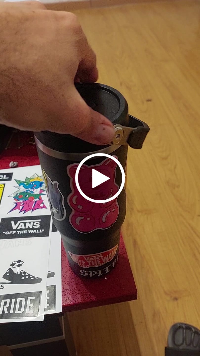 Customer video review of Botella Térmica Flip Straw 2.0 Black | 887 ml