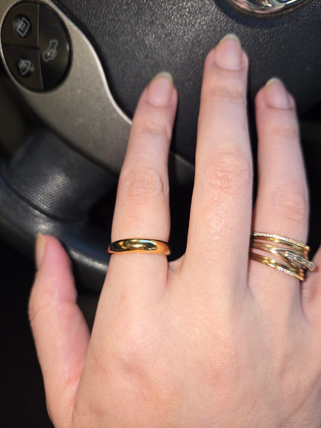 Customer photo review of Lois Gold Band Ring