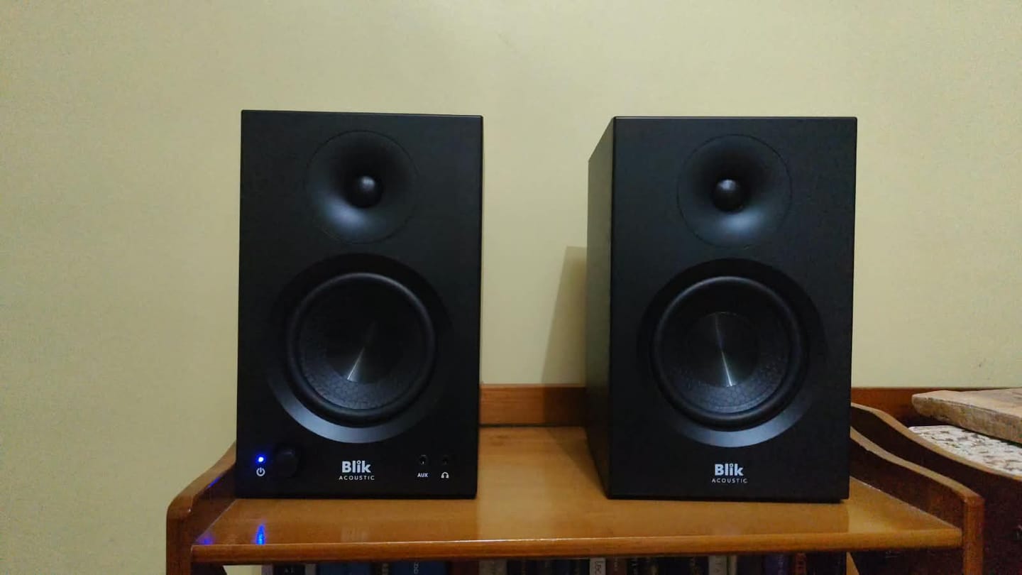 Customer photo review of Par Parlantes Hi-Fi Bluetooth Blik Bookshelfone 70W