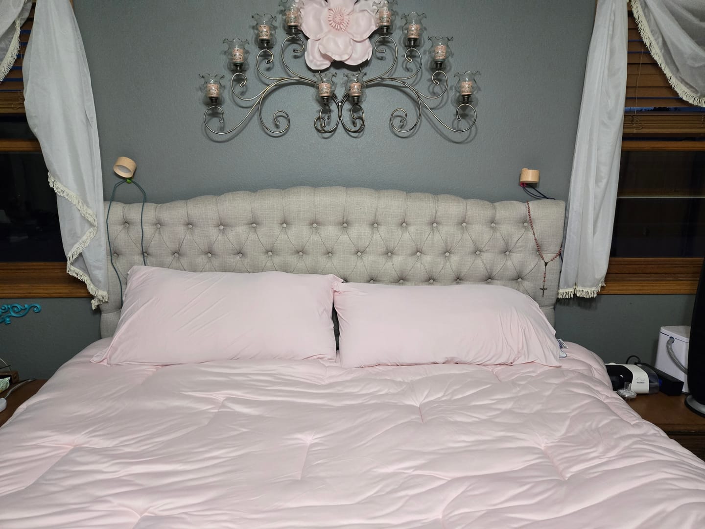 Customer photo review of Waterproof & Stain-Resistant Hotel Pillow