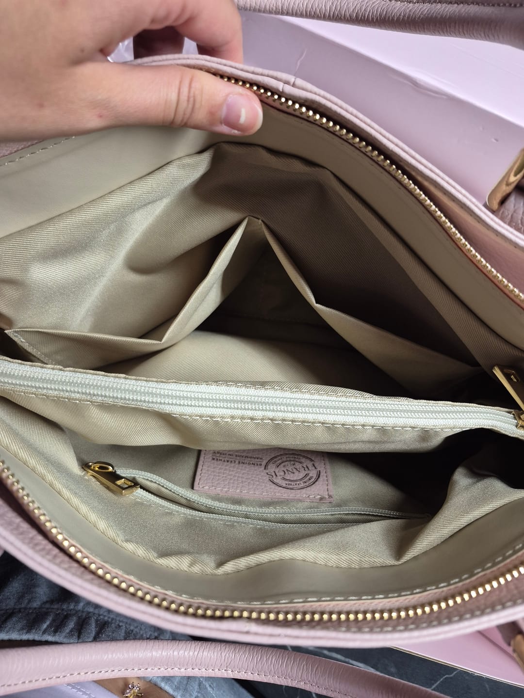 Customer photo review of Muse bag vanilla pink