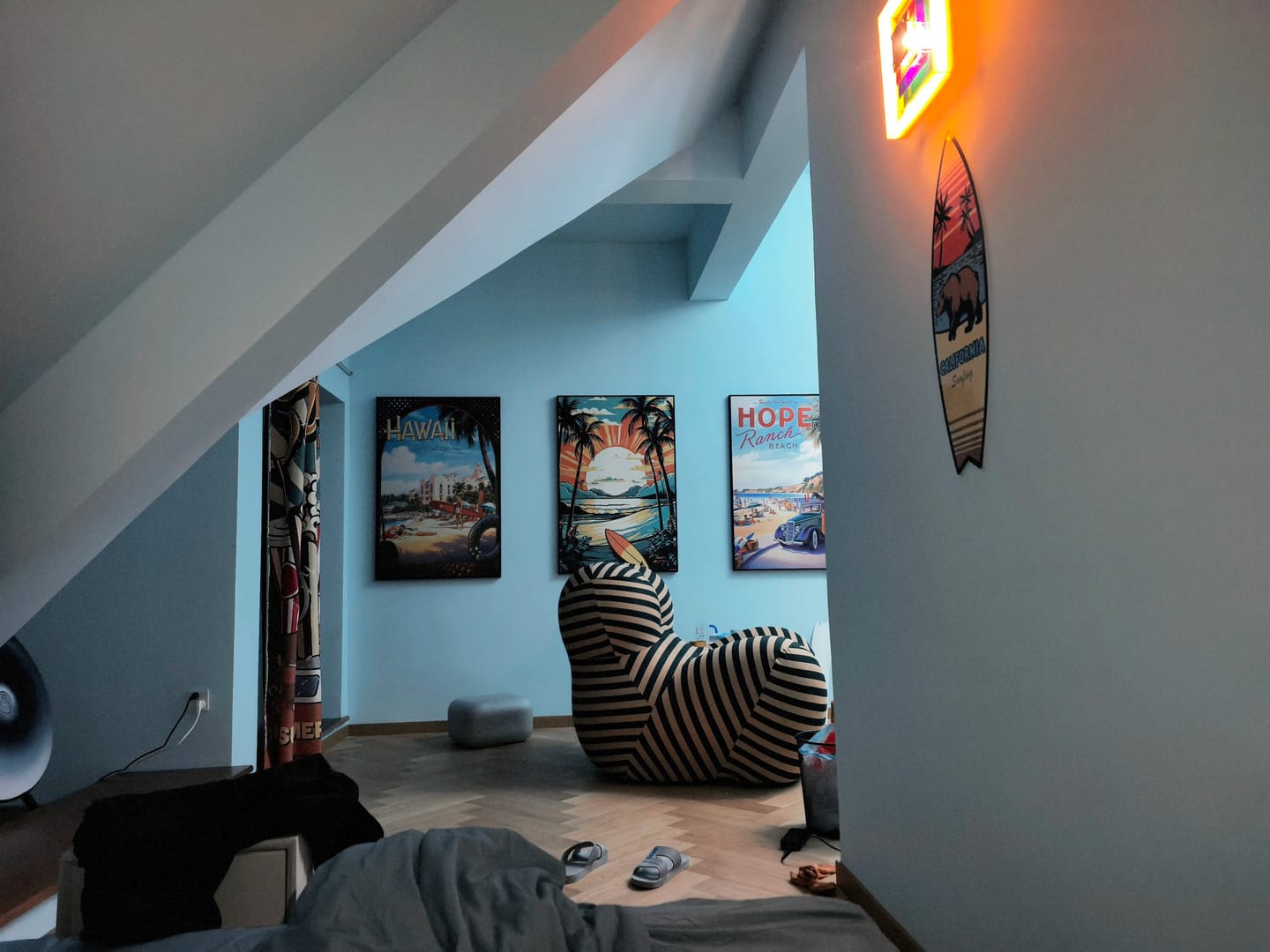 Customer photo review of Hiksnra Soft Form Lounge Chair