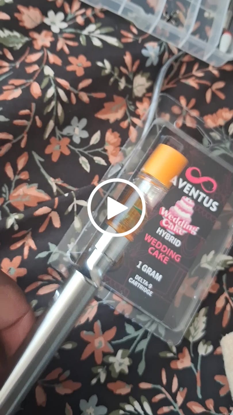 Customer video review of WEDDING CAKE DELTA 9 VAPE CARTRIDGES