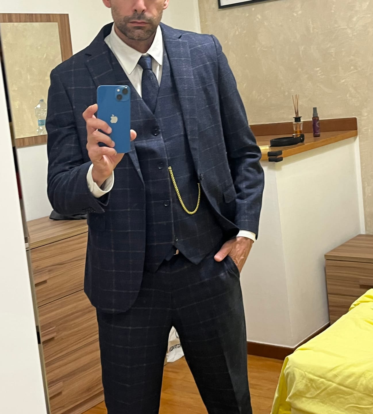 Customer photo review of Three-piece suit Shelby