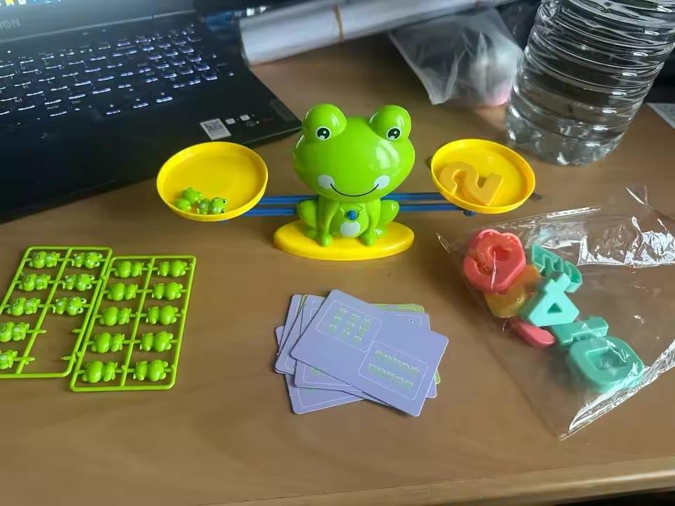 Customer photo review of Frosch Waage Lernspielzeug | Mathe Balance Spiel Vorschule Kleinkind