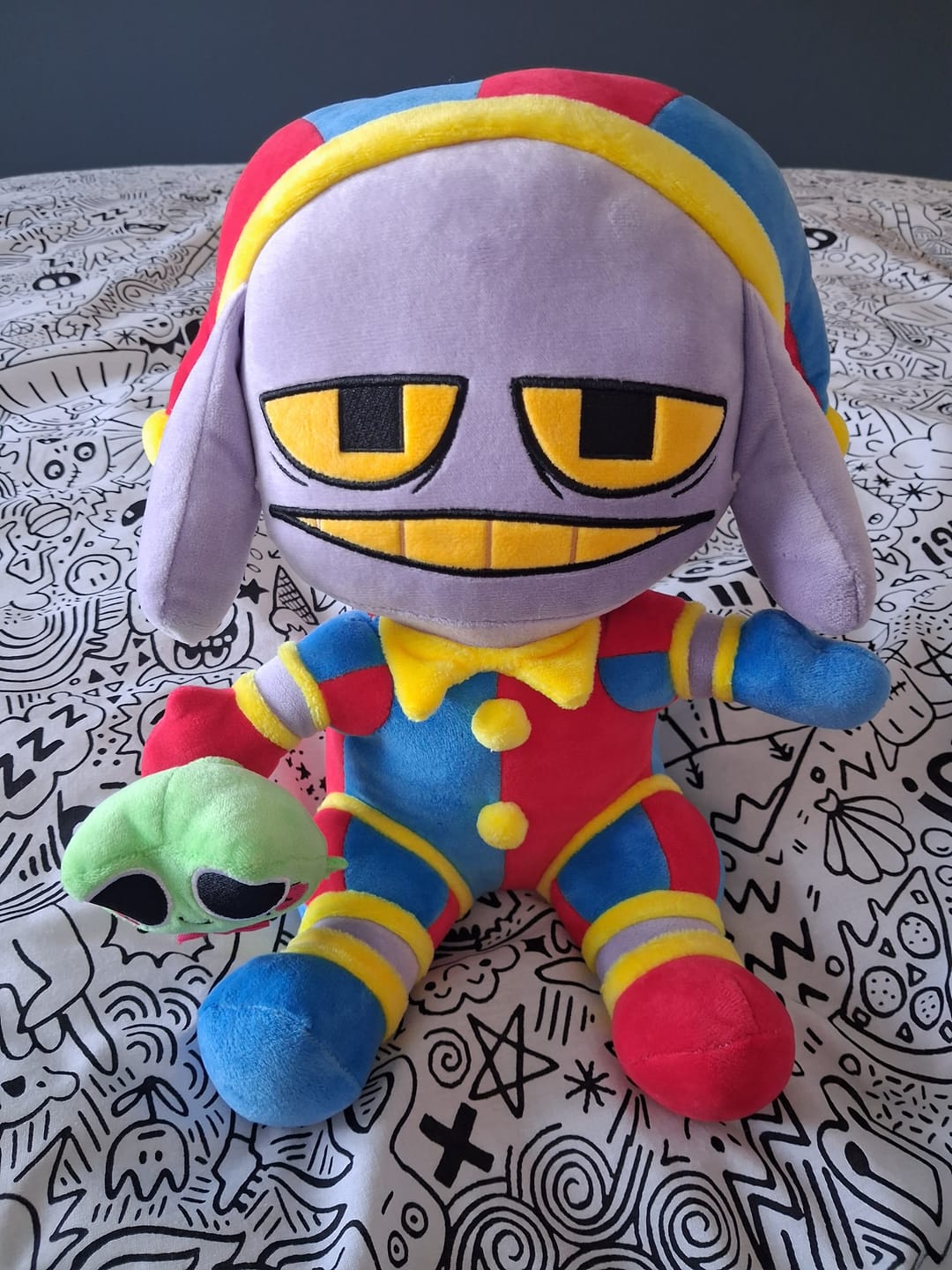 Customer photo review of Pomni-Suit Jax Plush