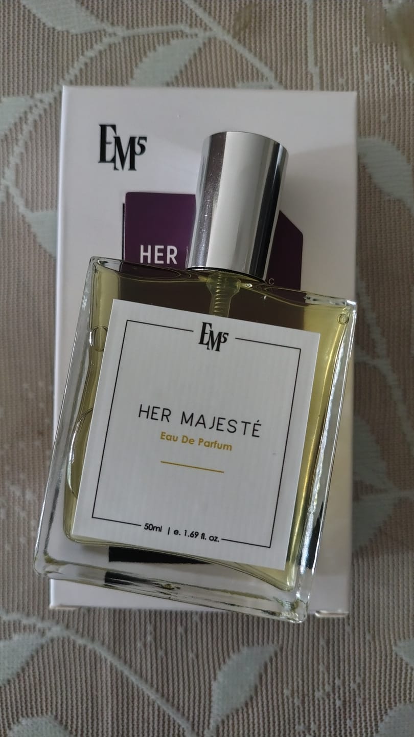 Customer photo review of Her Majesté | Eau De Parfum