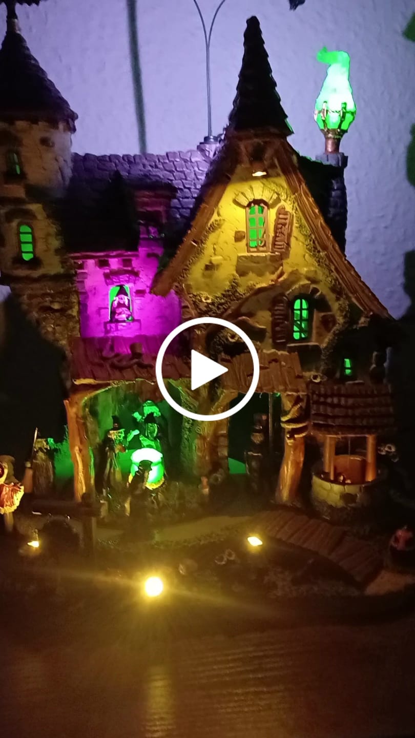 Customer video review of Wicked Garden Coven – Animierte Hexenzirkel Garten Szene Spooky Regal Deko