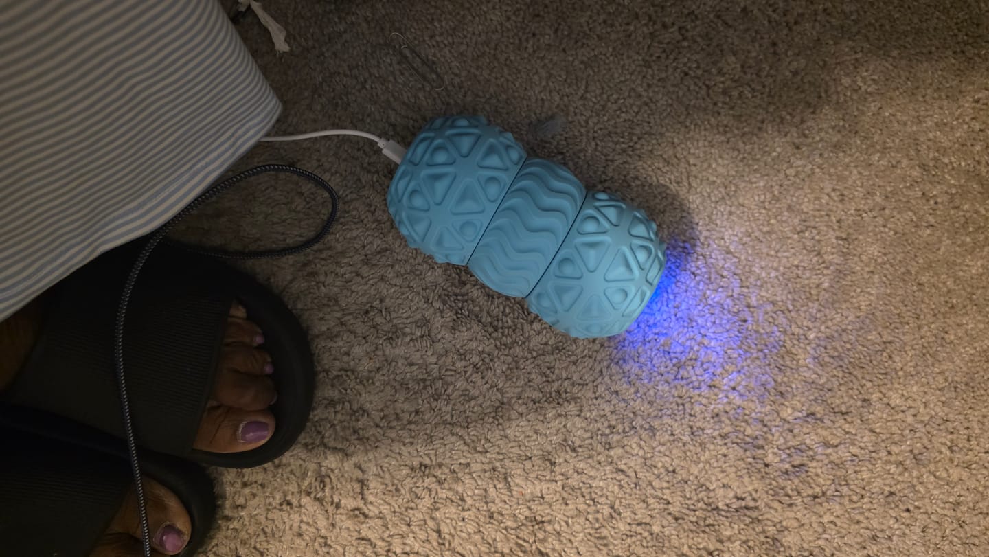 Customer photo review of Vibit ROLL - Portable Vibrating Massage Roller