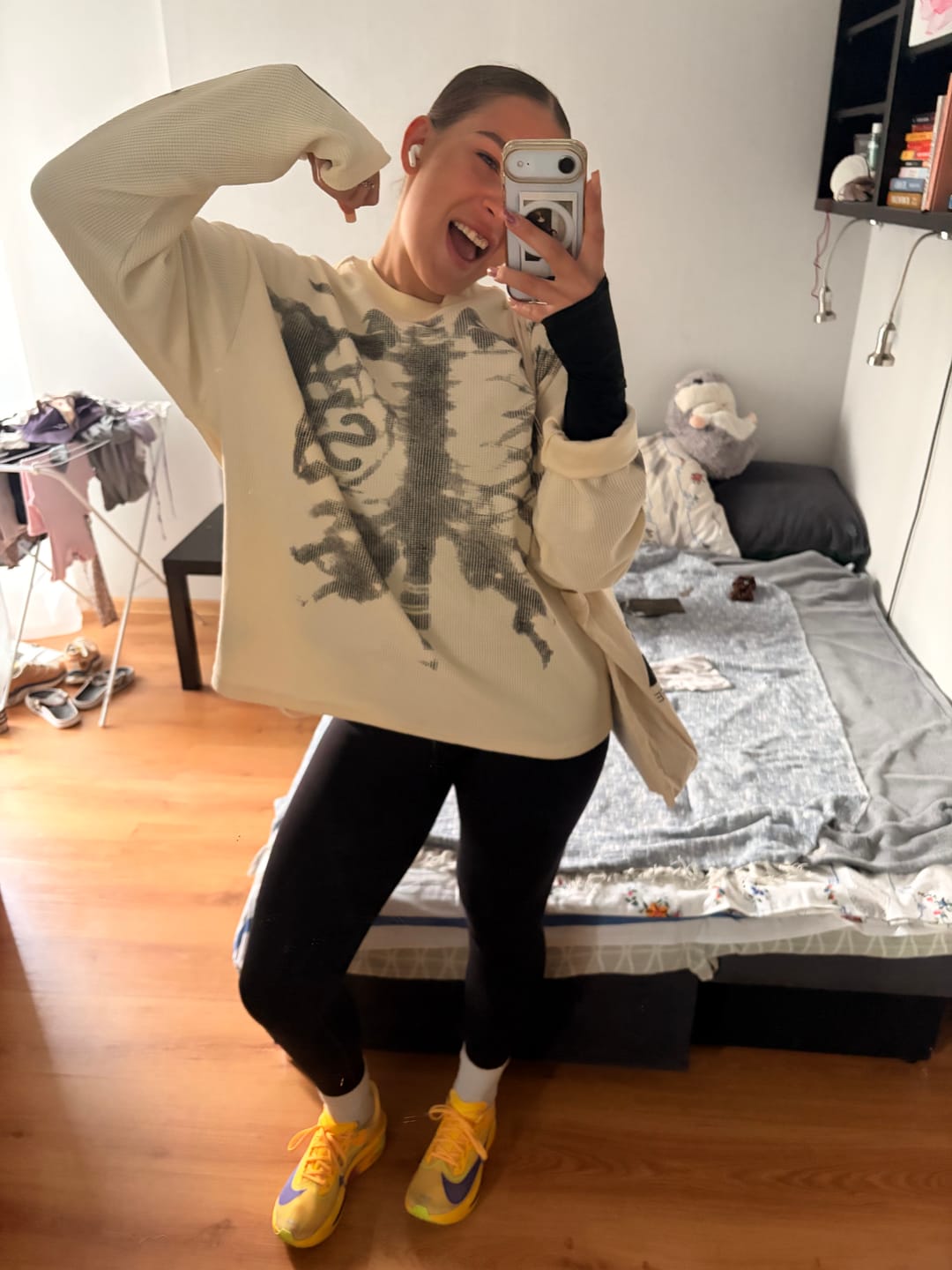 Customer photo review of Skeleton Graphic Waffle Sweatshirt - 2495