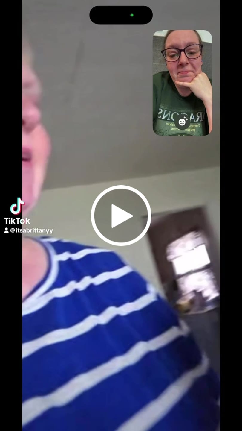 Customer video review of Blue & White Roses