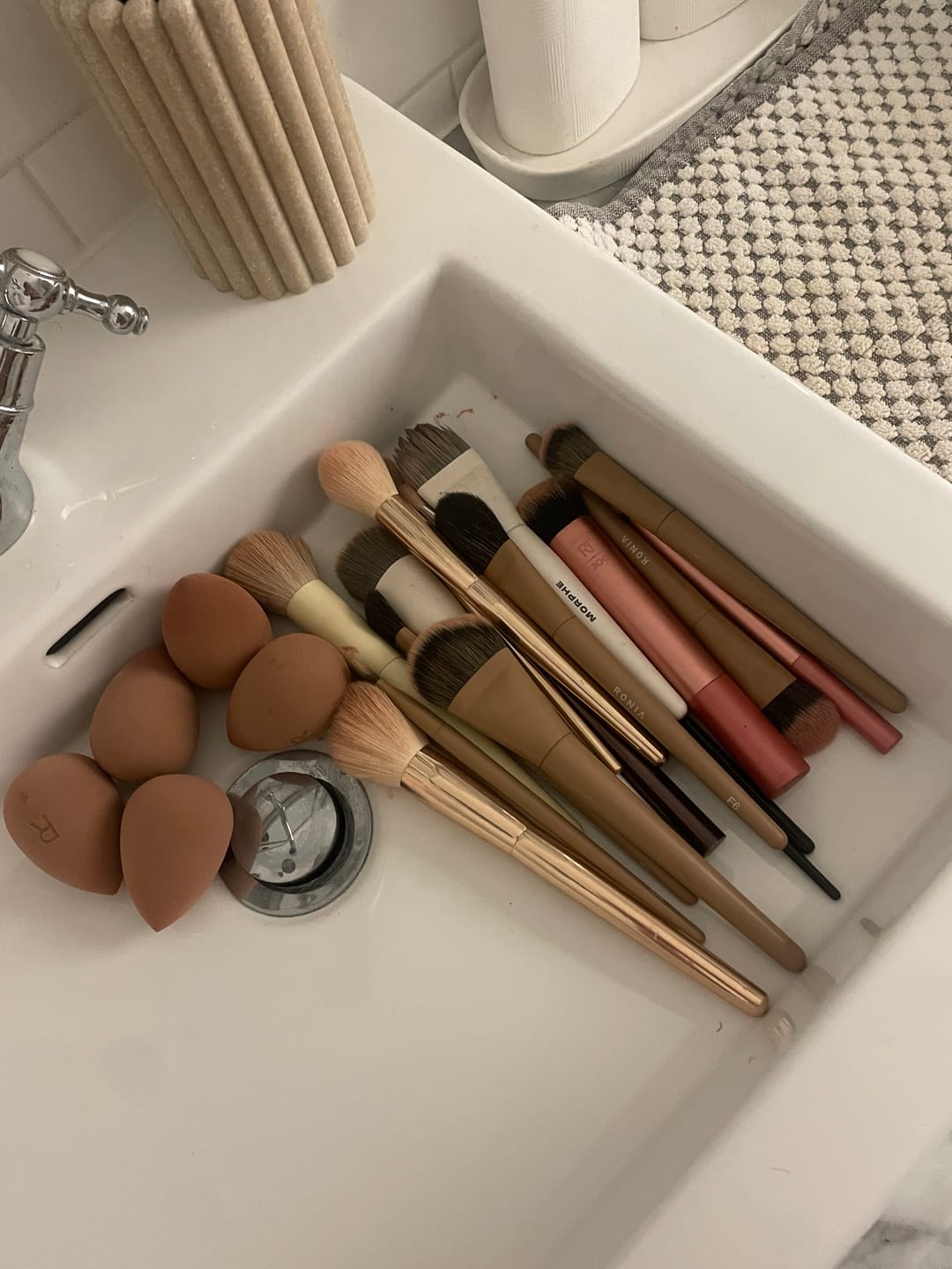Customer photo review of Egg-Shaped Beauty Blender (10-Pack)