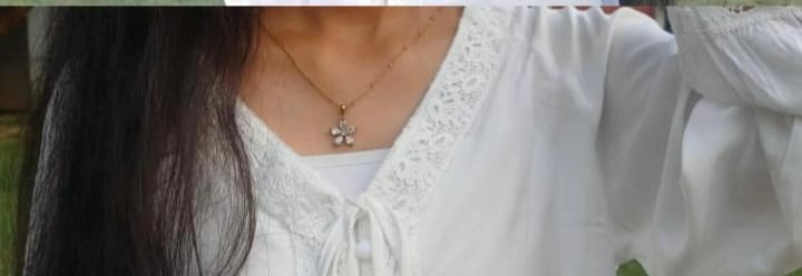 Customer photo review of Delicate Flower Pendant Necklace