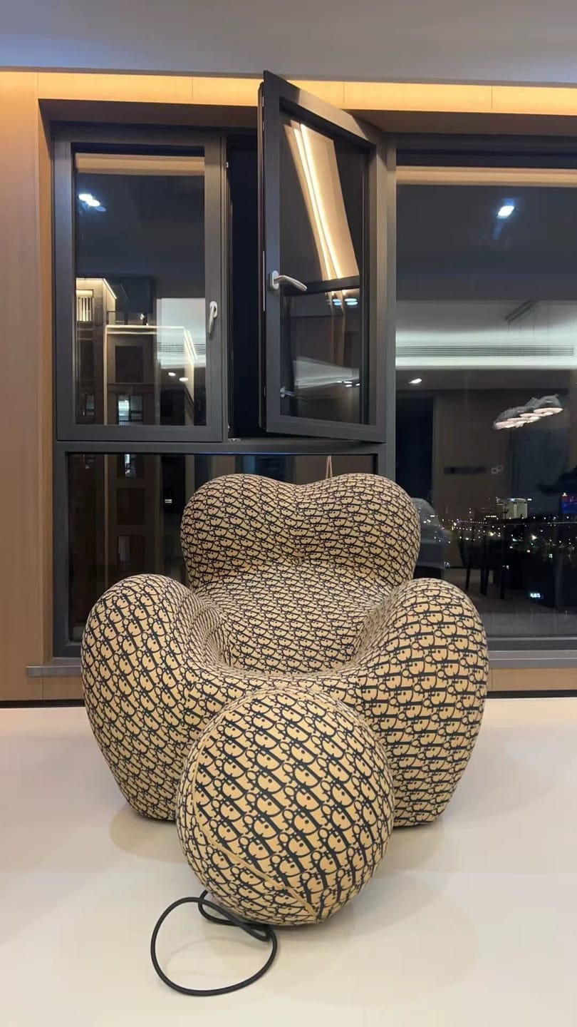 Customer photo review of Hiksnra Soft Form Lounge Chair