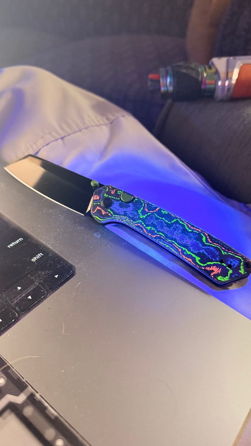 Customer photo review of Kizer Madrac Button Liner Lock Camo Carbon Mirror DLC S45VN BLADE DISTRICT EXCLUSIVE