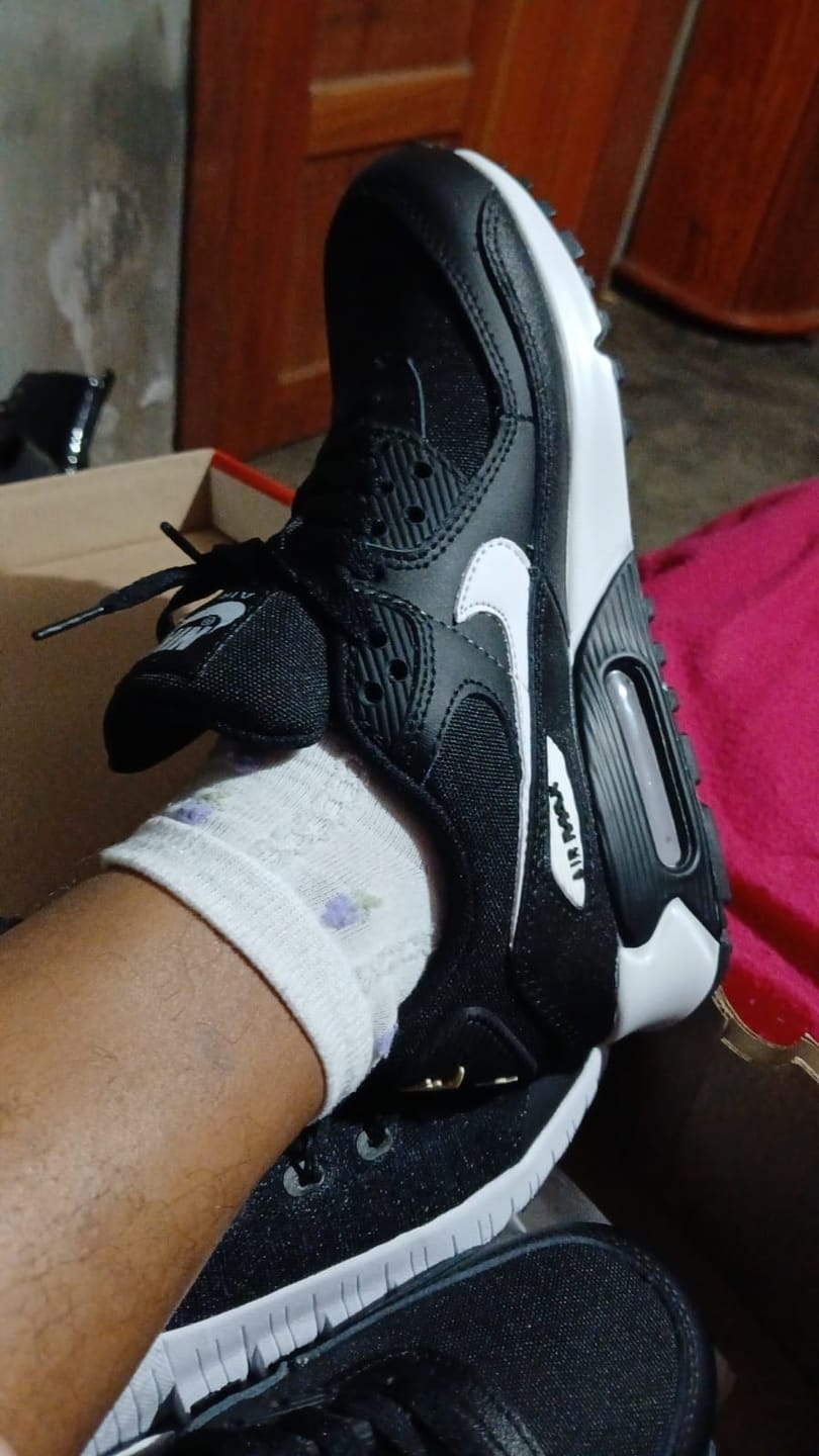 Customer photo review of Tenis Max 90 Black White Importado