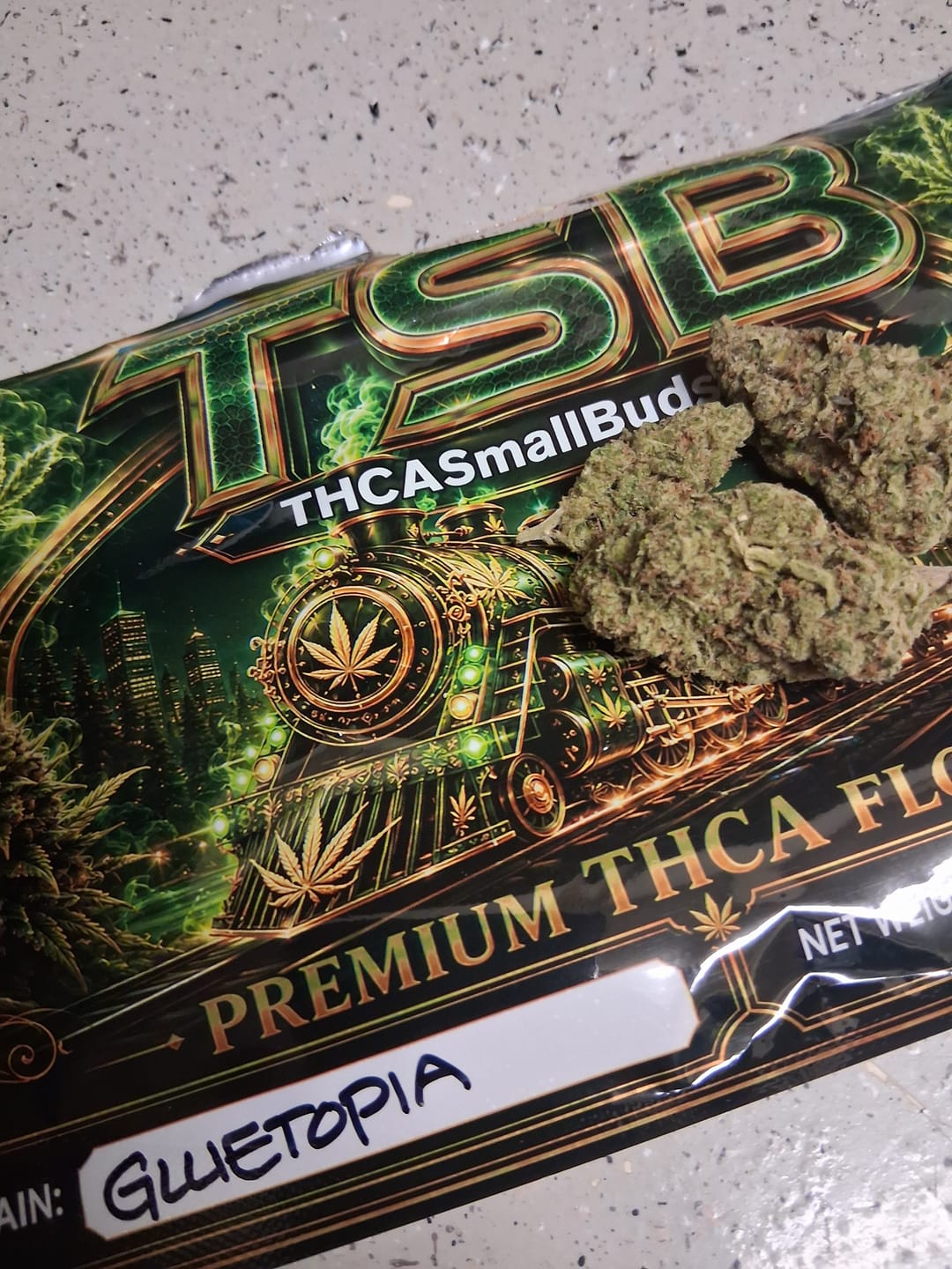Customer photo review of Gluetopia THCA Flower