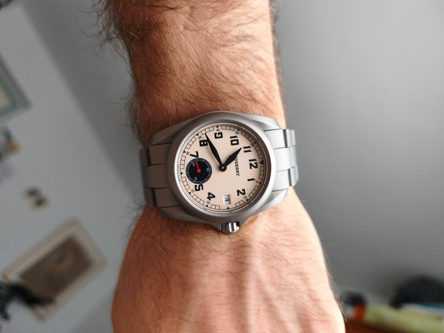Customer photo review of VOYAGER S72 – 72-Hour Power Reserve Titanium Automatic Field Watch, 100M Water Resistant | Cream/Bracelet
