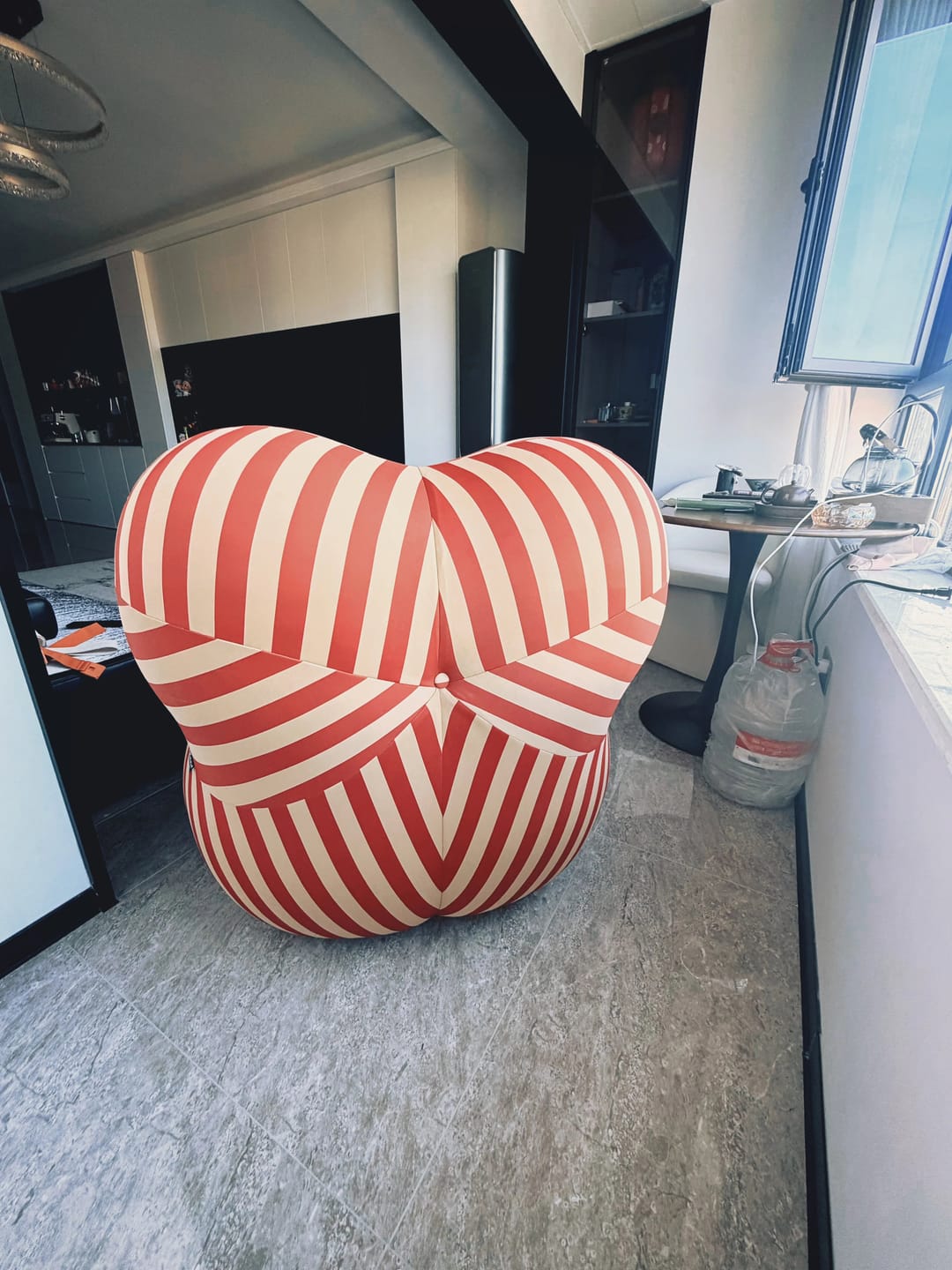 Customer photo review of Hiksnra Soft Form Lounge Chair