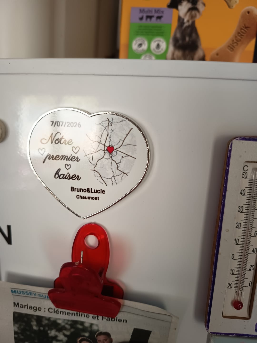 Customer photo review of Là où tout a commencé – Aimant cœur personnalisé avec contour métallique argenté