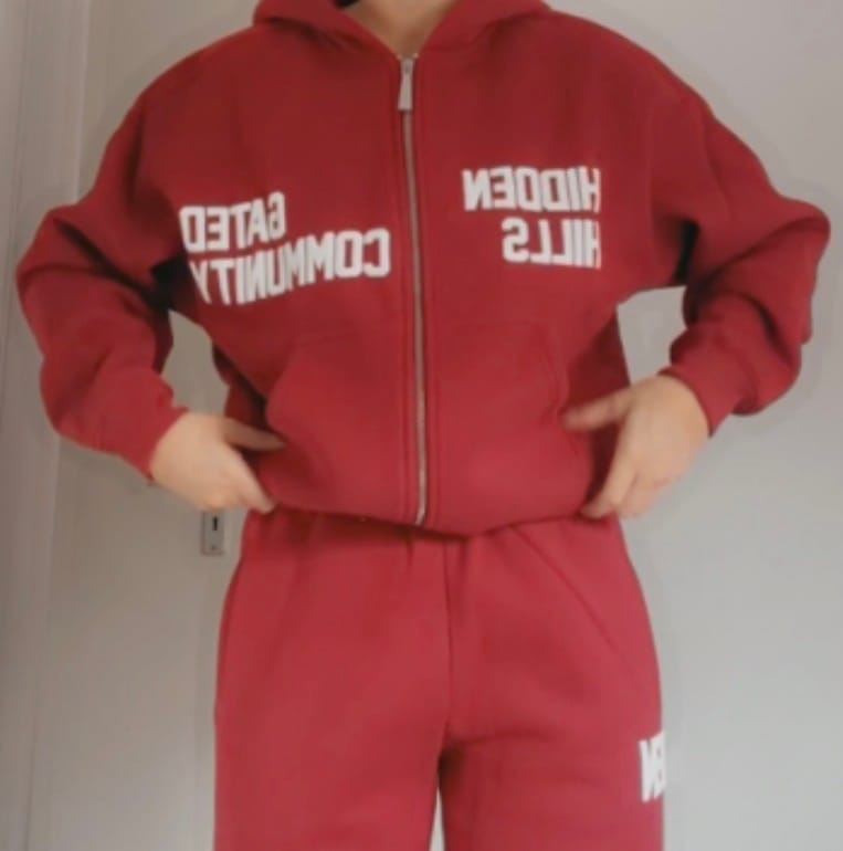 Customer photo review of GATED COMMUNITY ZIP HOODIE BURGUNDY
