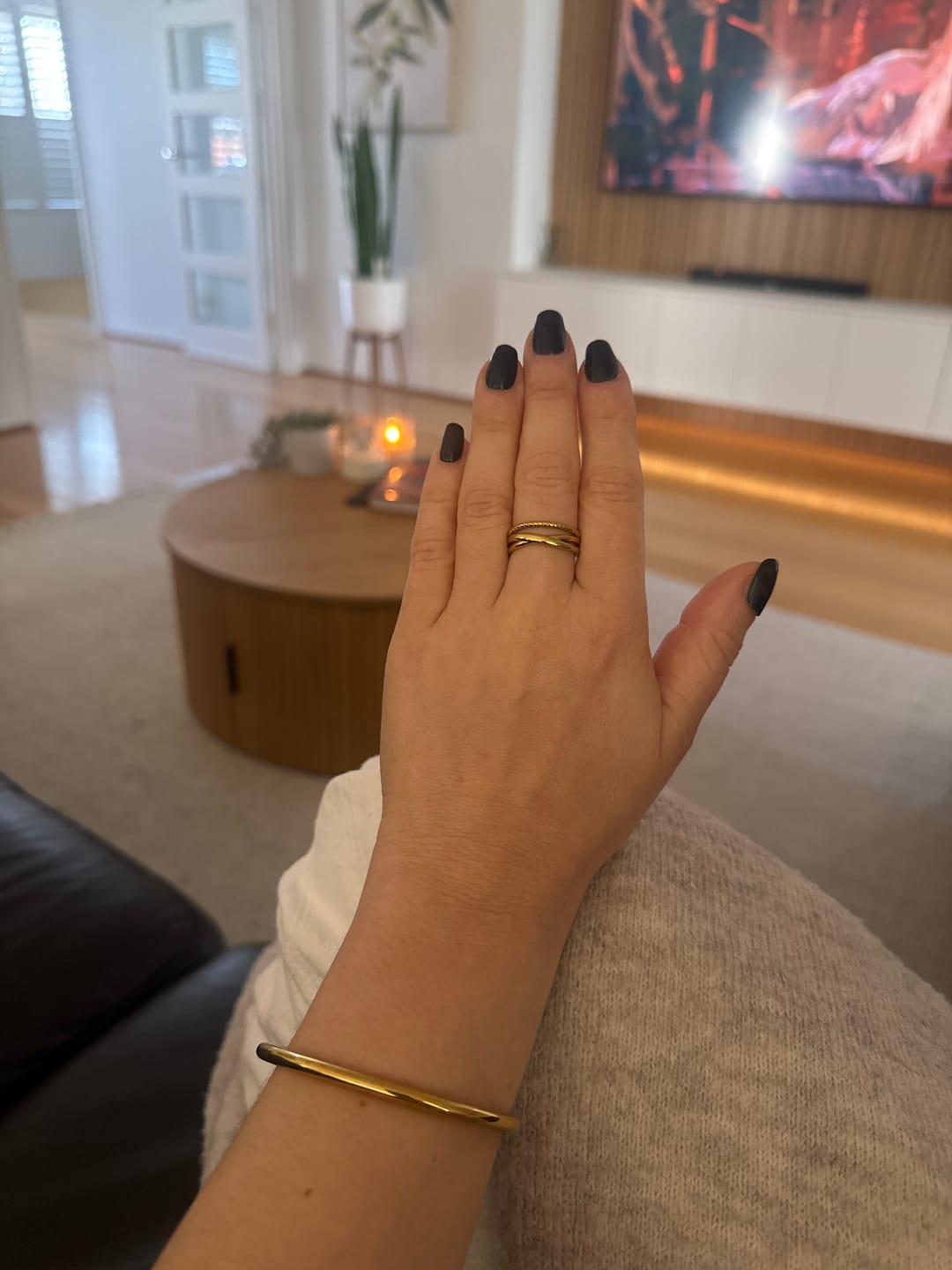 Customer photo review of Ara Twisted Crossed Ring