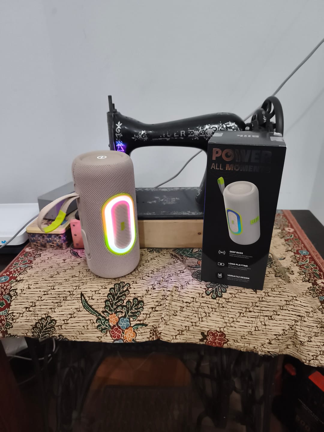 Customer photo review of Parlante Bluetooth Portátil Blik Hypebass40 40W IPX5 8 Hrs Crema