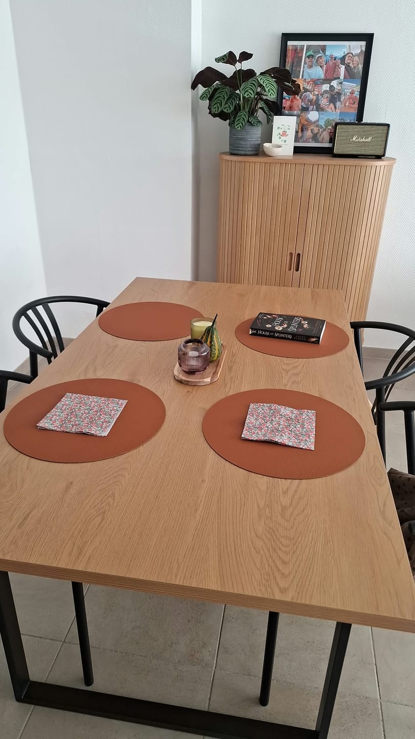 Customer photo review of Cookinglife 6 Placemats + 6 Onderzetters - Dubbelzijdig - Rond - Afwasbaar - Zwart / Cognac