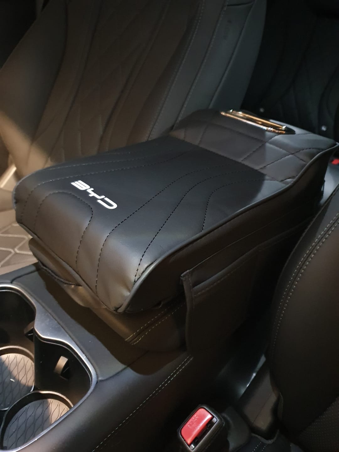 Customer photo review of Armrest Extender Cushion with Storage for BYD (2023-2026)