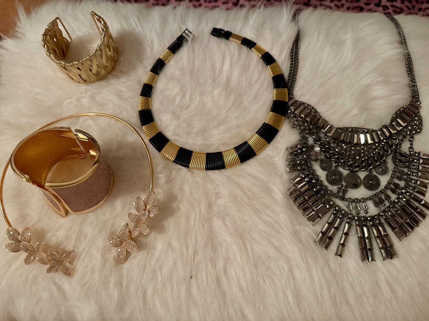 Customer photo review of 12 Item Statement Mystery Box