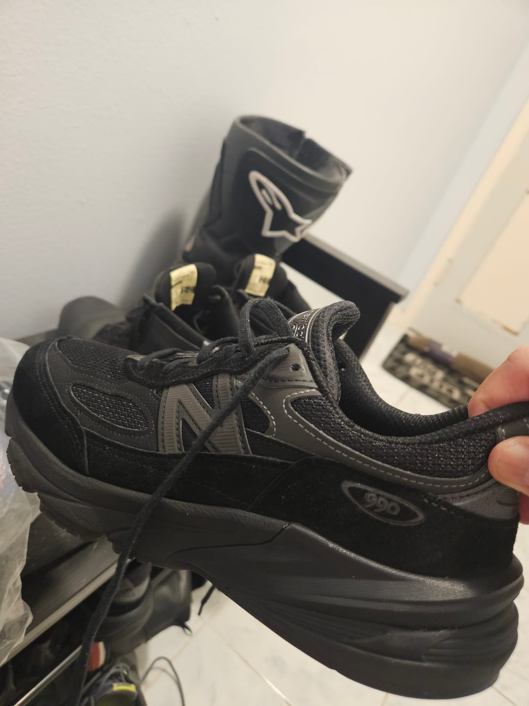 Customer photo review of New Balance Men's Made in USA 990v6