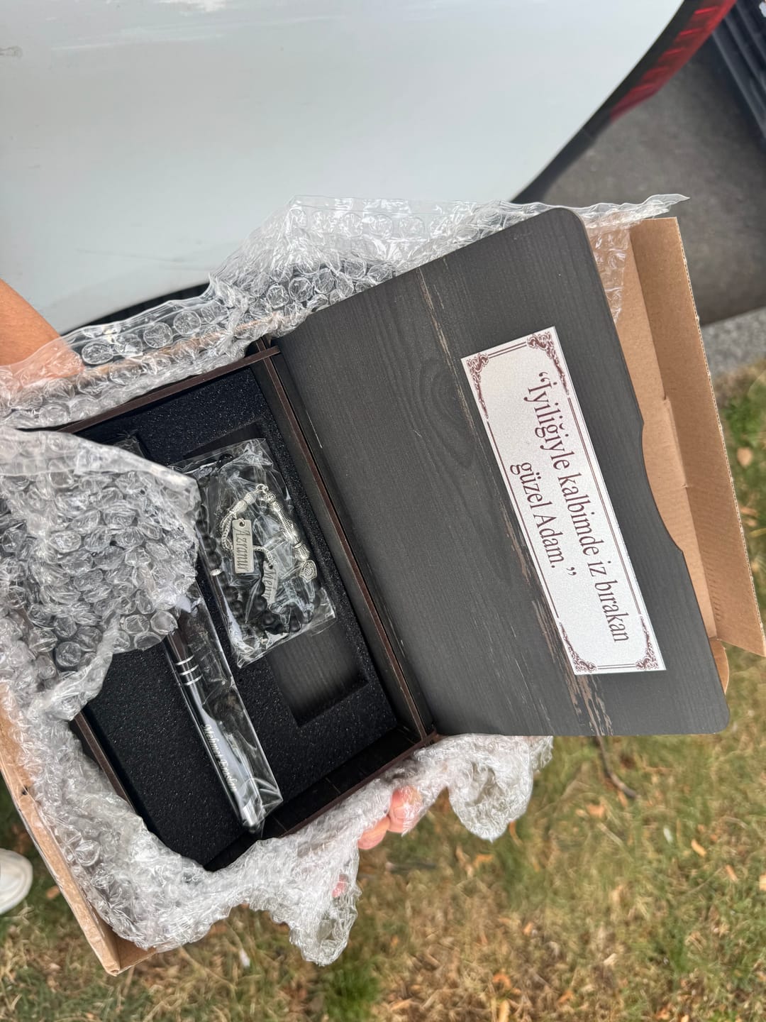 Customer photo review of Persönliche Tesbih set für Männer mit Kugelscheiber und Feuerzeug Gravur