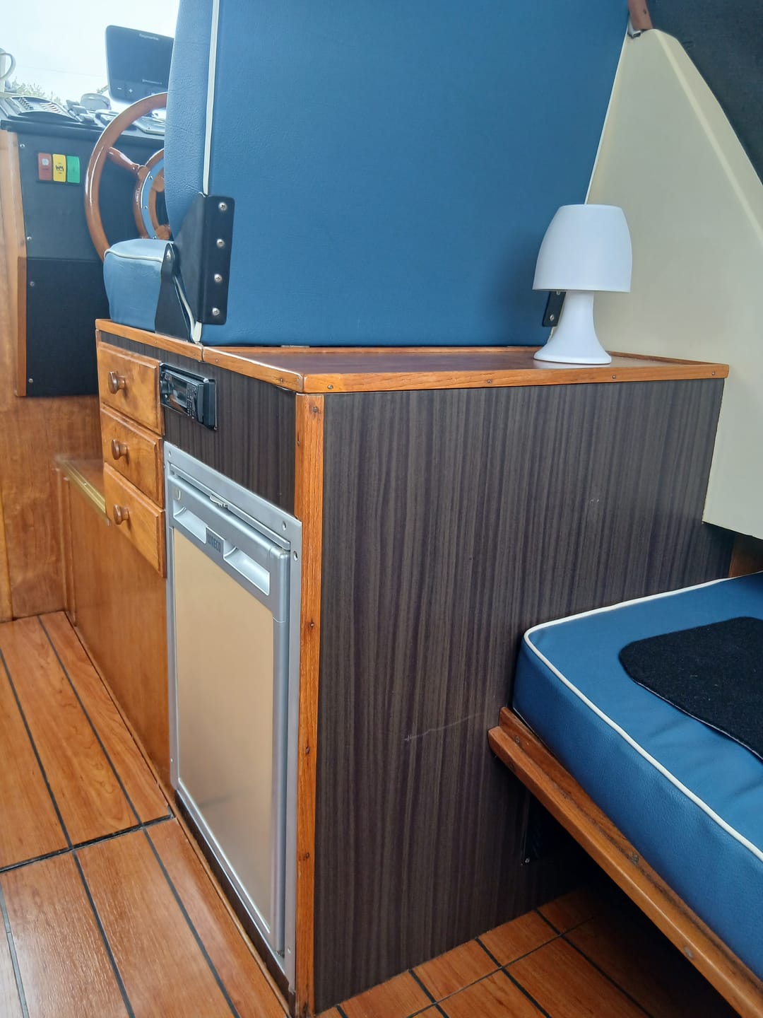 Customer photo review of Dark chestnut kontaktplast