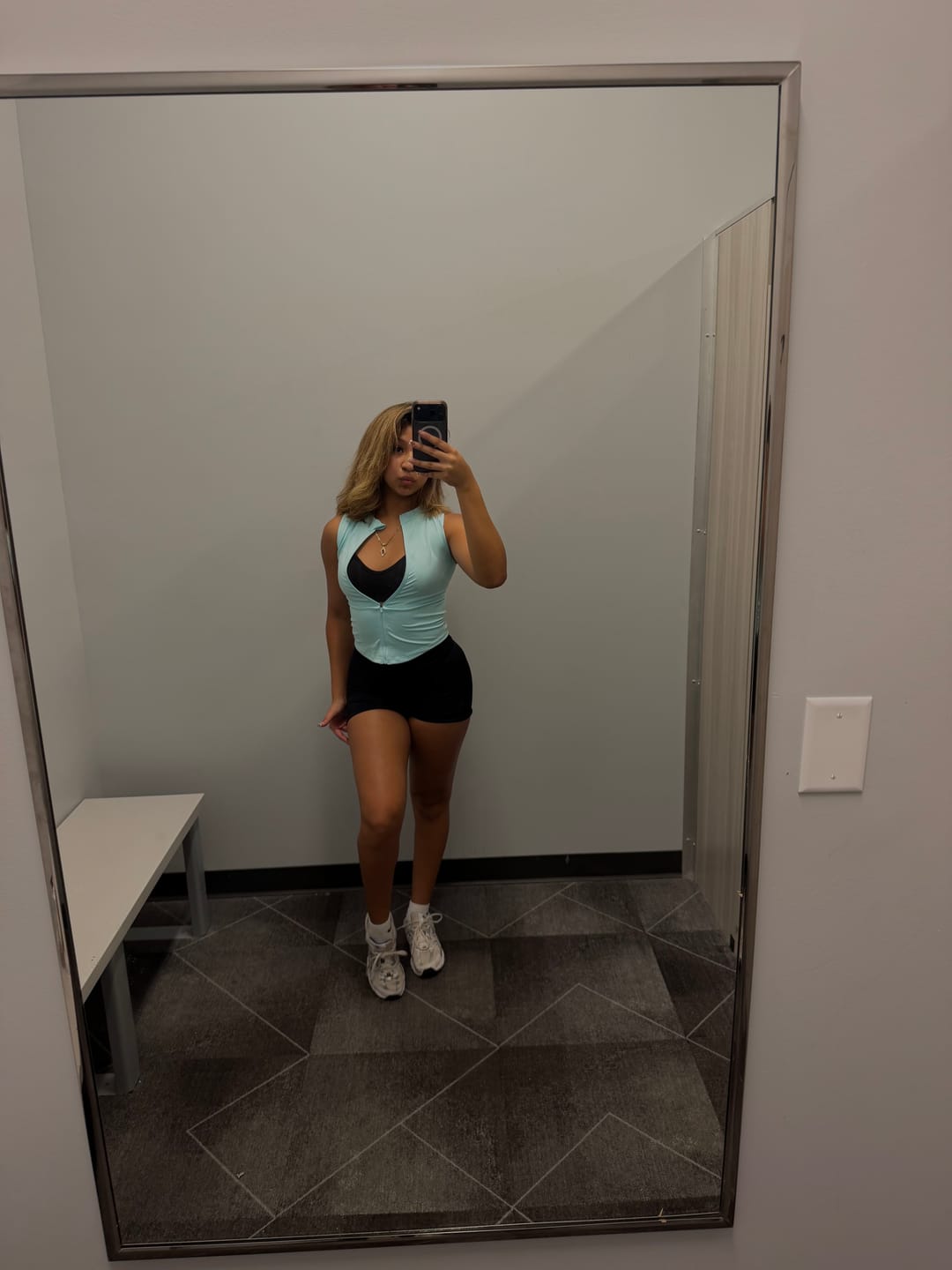 Customer photo review of W4342 - Pulse Seamless Zip Tank