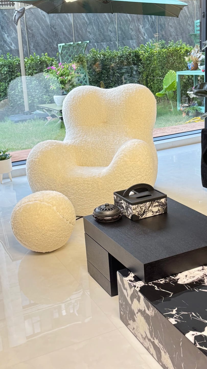 Customer photo review of Hiksnra Soft Form Lounge Chair