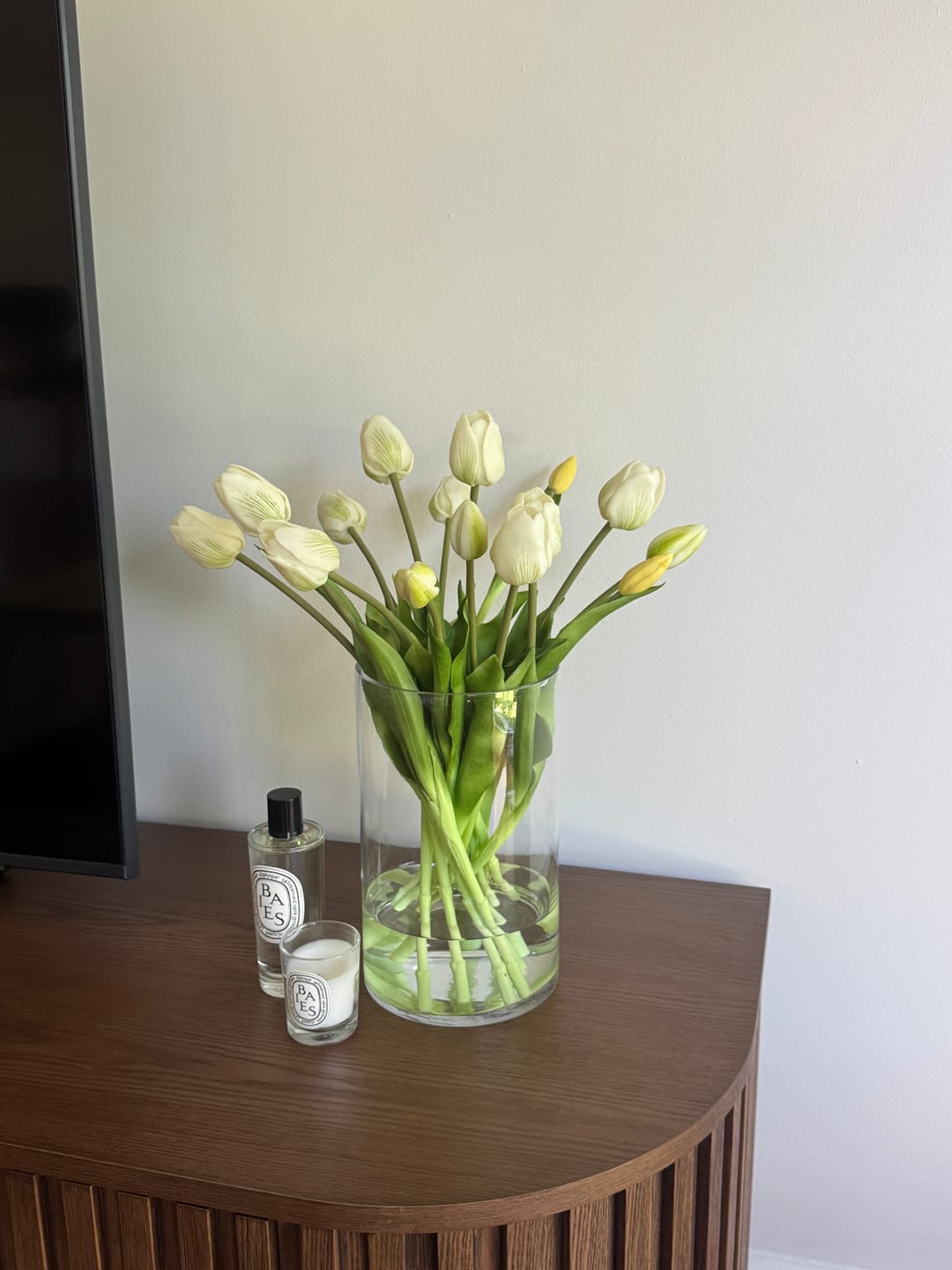 Customer photo review of Tulips - White Long Stem